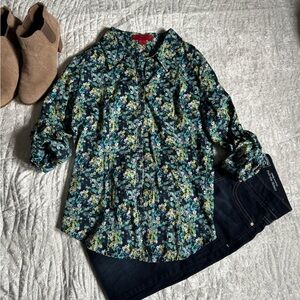 Like New!❤️ Floral Button-Up Shirt in Teal, Navy & Yellow